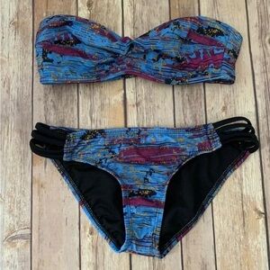 Oakley bikini bottoms and top set